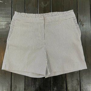 Anne Klein Seersucker Shorts Ruffled White Blue 6